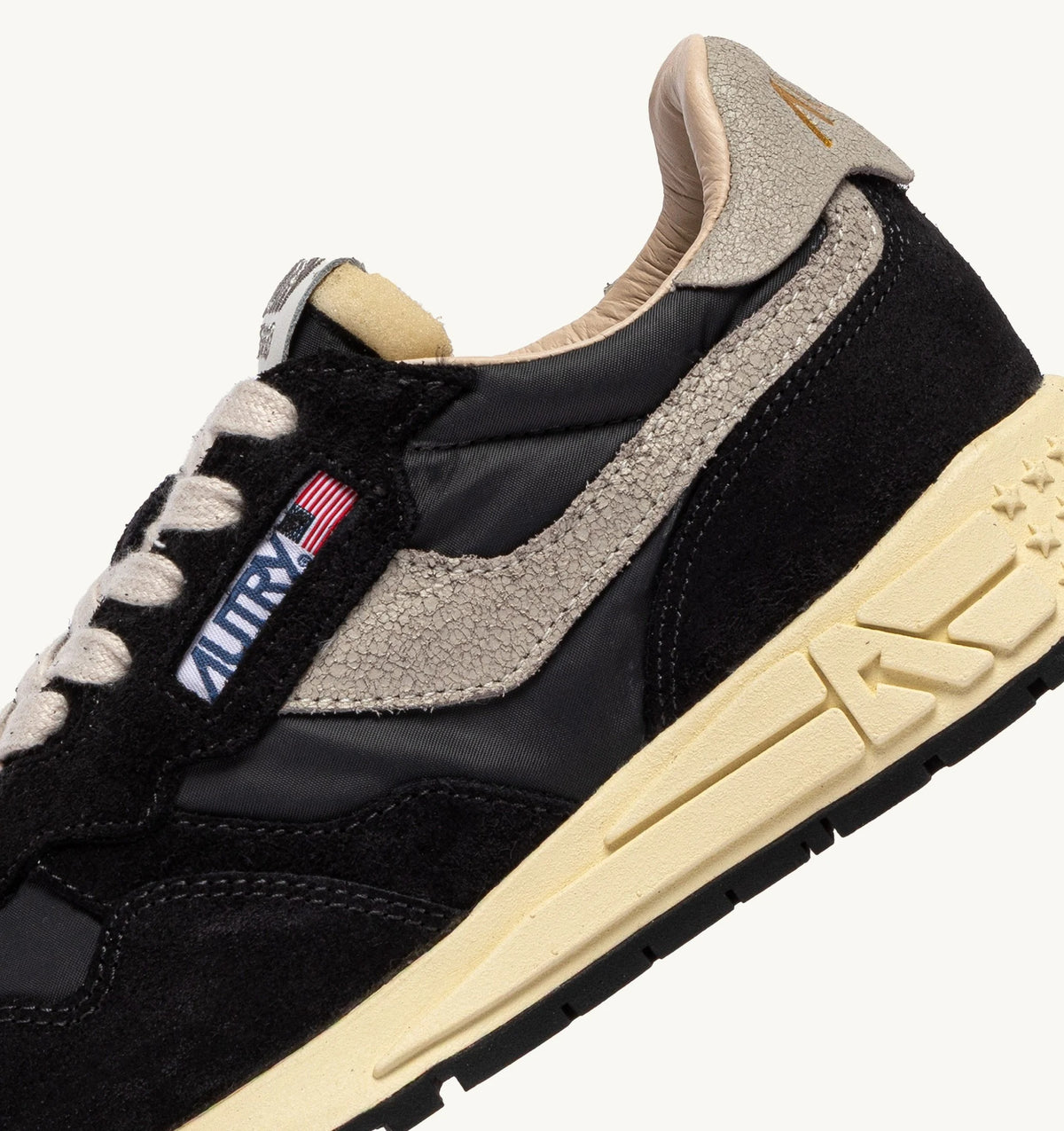 Reelwind Low Sneaker – Black Nylon & Suede
