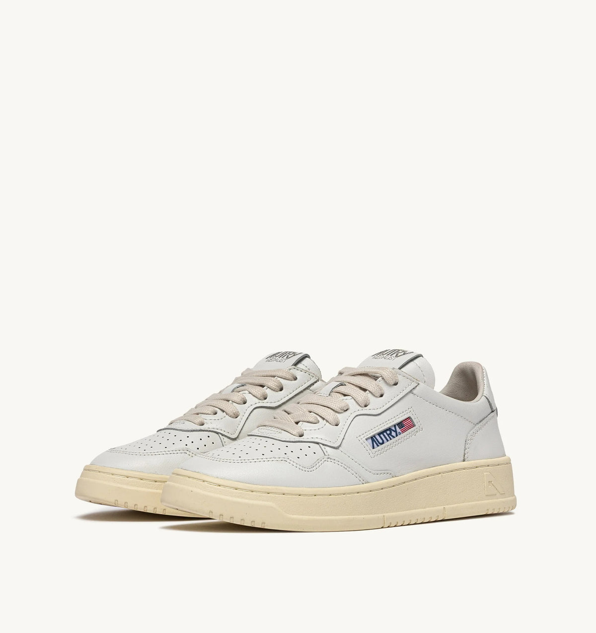 Medalist Low Sneaker – White Leather