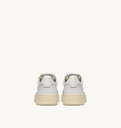 Medalist Low Sneaker – White Leather
