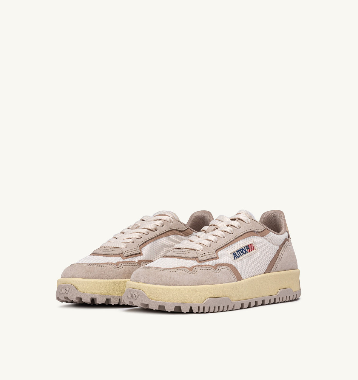 Wildpace Low Sneaker – Whisper White/Sand Dragon Mesh & Suede