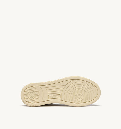 Medalist Low Sneaker – White Leather