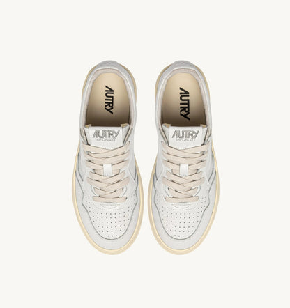 Medalist Low Sneaker – White Leather