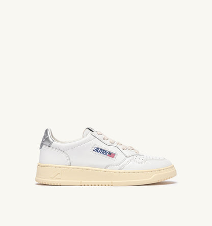 Medalist Low Sneaker – White/Silver Leather