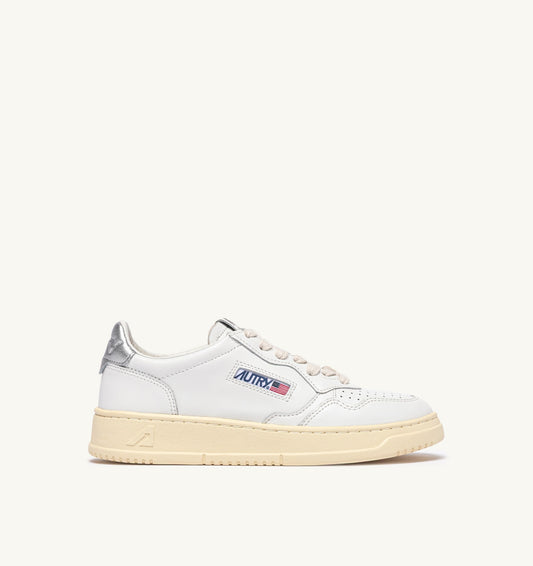 Medalist Low Sneaker – White/Silver Leather