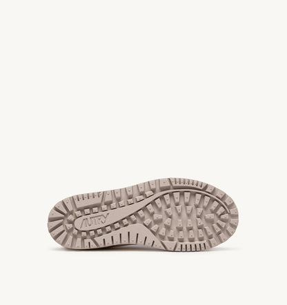 Wildpace Low Sneaker – Whisper White/Sand Dragon Mesh & Suede