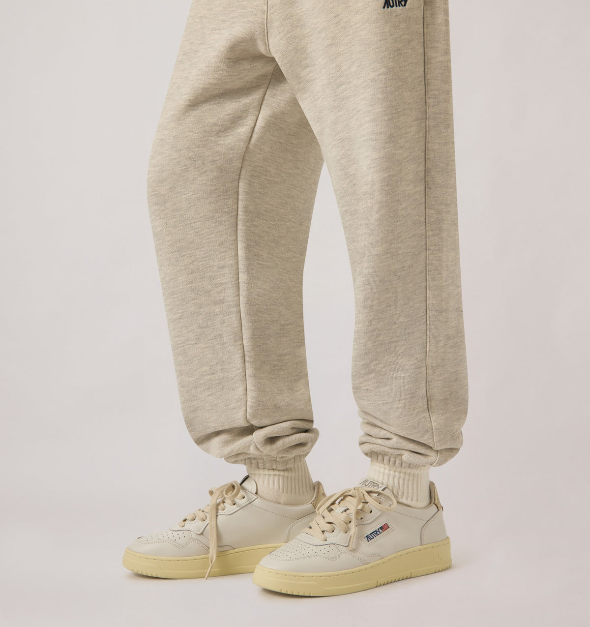 Medalist Low Sneaker – White/Silver Leather