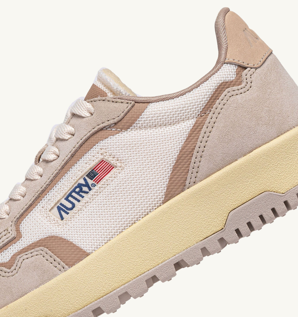 Wildpace Low Sneaker – Whisper White/Sand Dragon Mesh & Suede