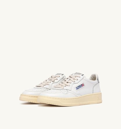 Medalist Low Sneaker – White/Silver Leather