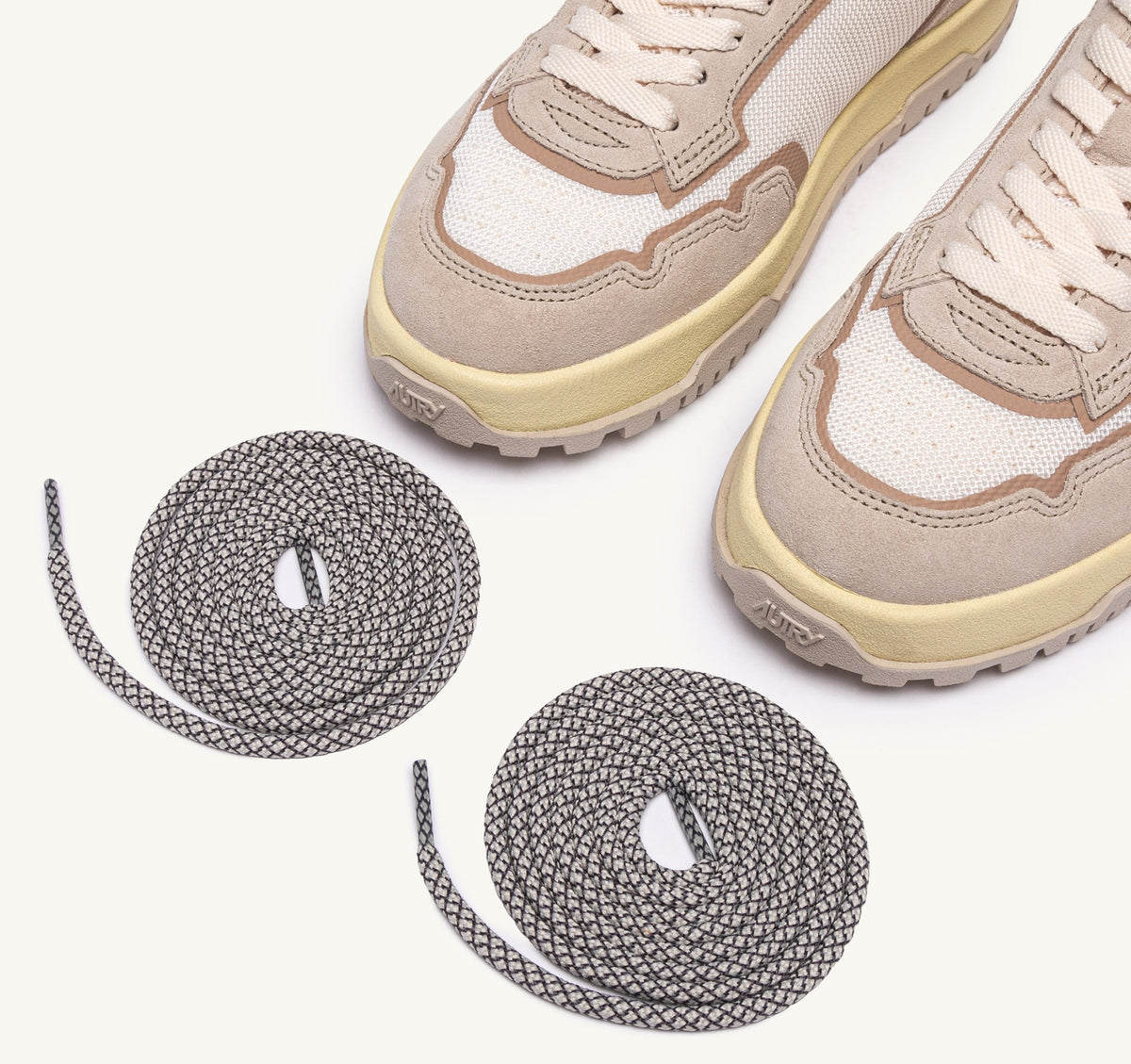 Wildpace Low Sneaker – Whisper White/Sand Dragon Mesh & Suede
