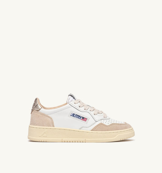 Medalist Low Sneaker – White/Gold Leather