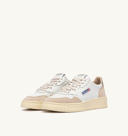 Medalist Low Sneaker – White/Gold Leather