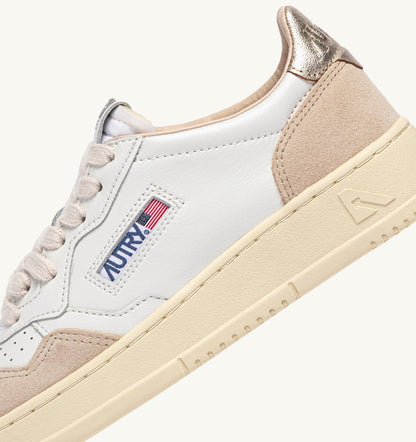Medalist Low Sneaker – White/Gold Leather