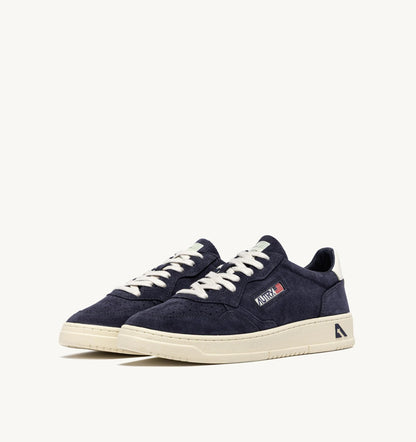 Medalist Low Sneaker – Space & White Suede